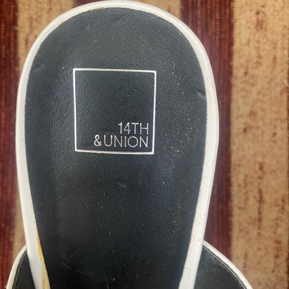NWOT 14th & Union white sandals with silver ring embellishments, worn once 81/2. - Picture 8 of 9